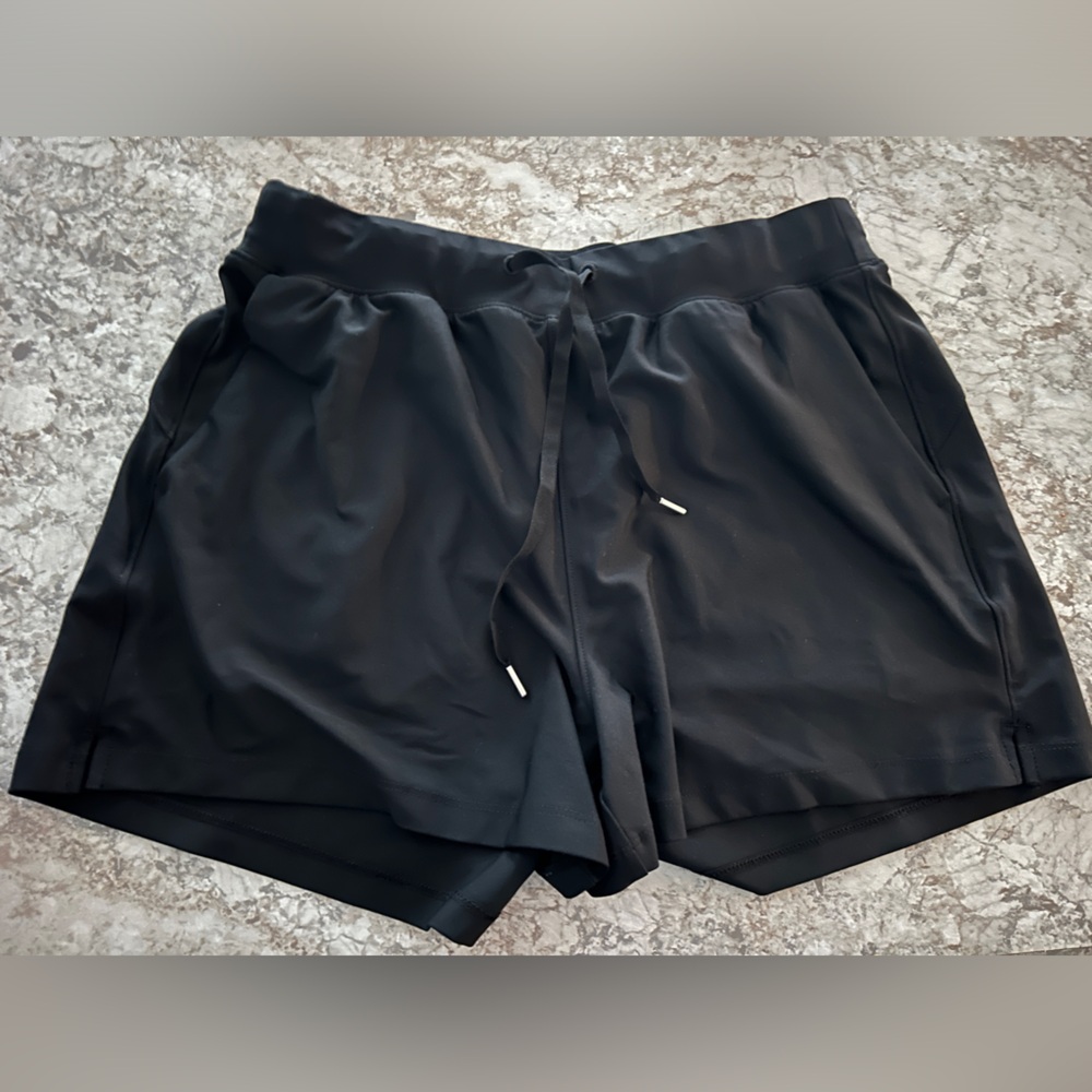 Old Navy Powersoft Shorts Women’s Medium